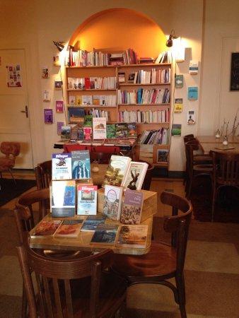 Le Biblio Cafe